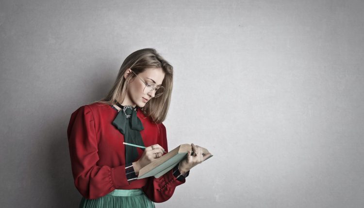 moda trendlerinde geri donus retro stilin yukselisi